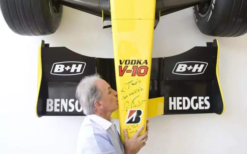 F1 de Giancarlo Fisichella na parede de Otávio Mesquita