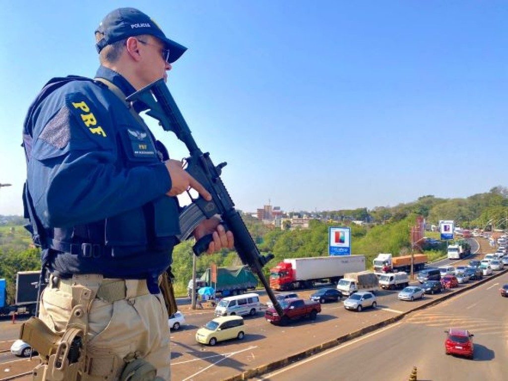 Polícia Federal na “Ponte da Amizade”,