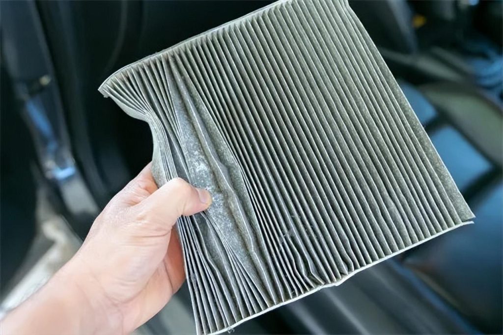 Filtro de ar condicionado sujo 