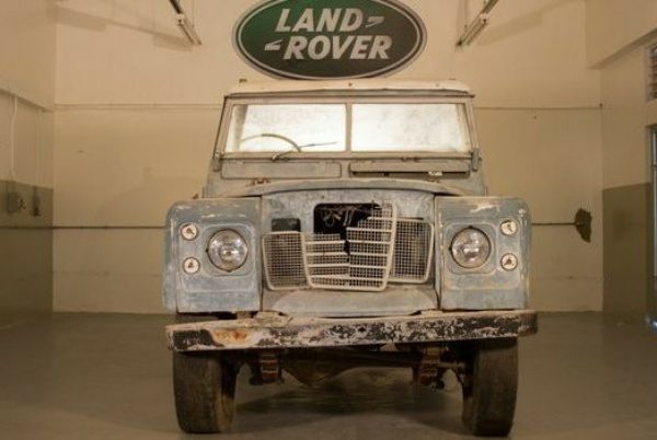 restauração da Land Rover Defender de Bob Marley
