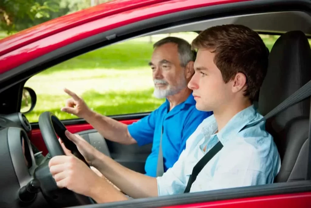 como aprender a dirigir: aluna aprendendo a dirigir