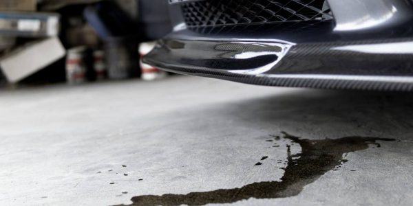 Vazamento de água do motor: porque está vazando água do carro?