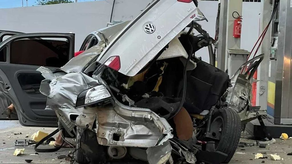 GNV estraga o motor: carro a GNV após explosão