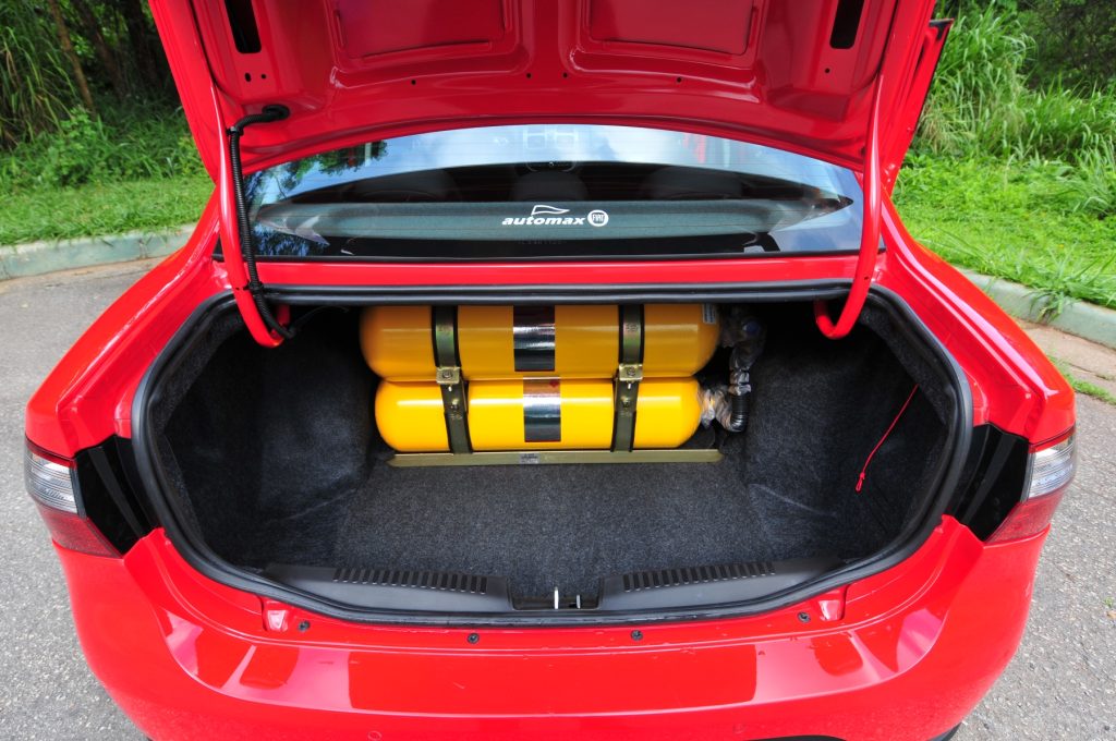 kit gás GNV instalado no carro